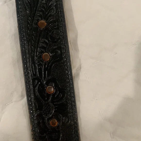 HAND TOOLED LEATHER BELT - Picture 6 of 13